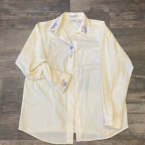 Vintage ivory button down blouse embroidered tea set motif